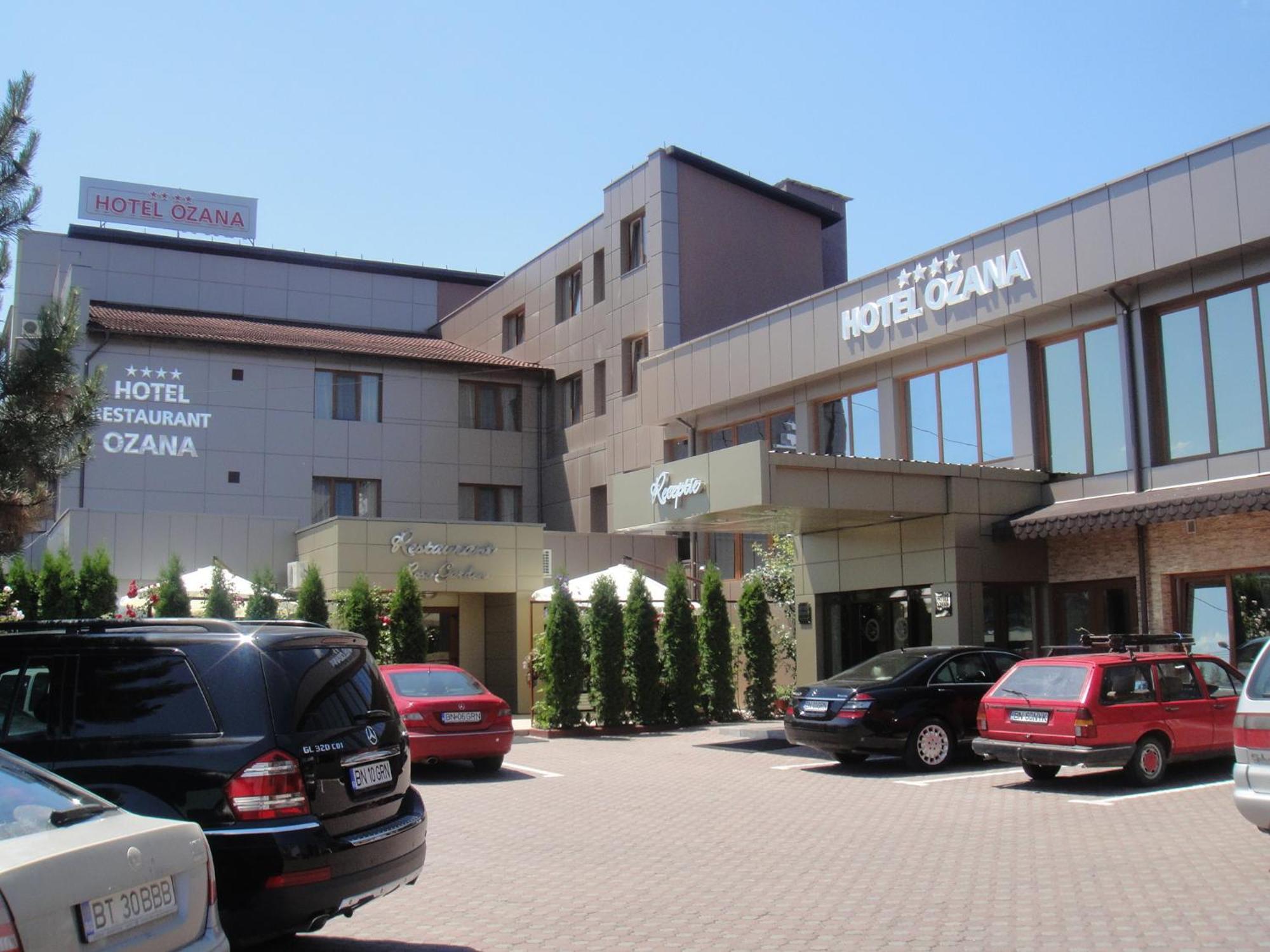 Hotel Ozana Bistrita  Ngoại thất bức ảnh