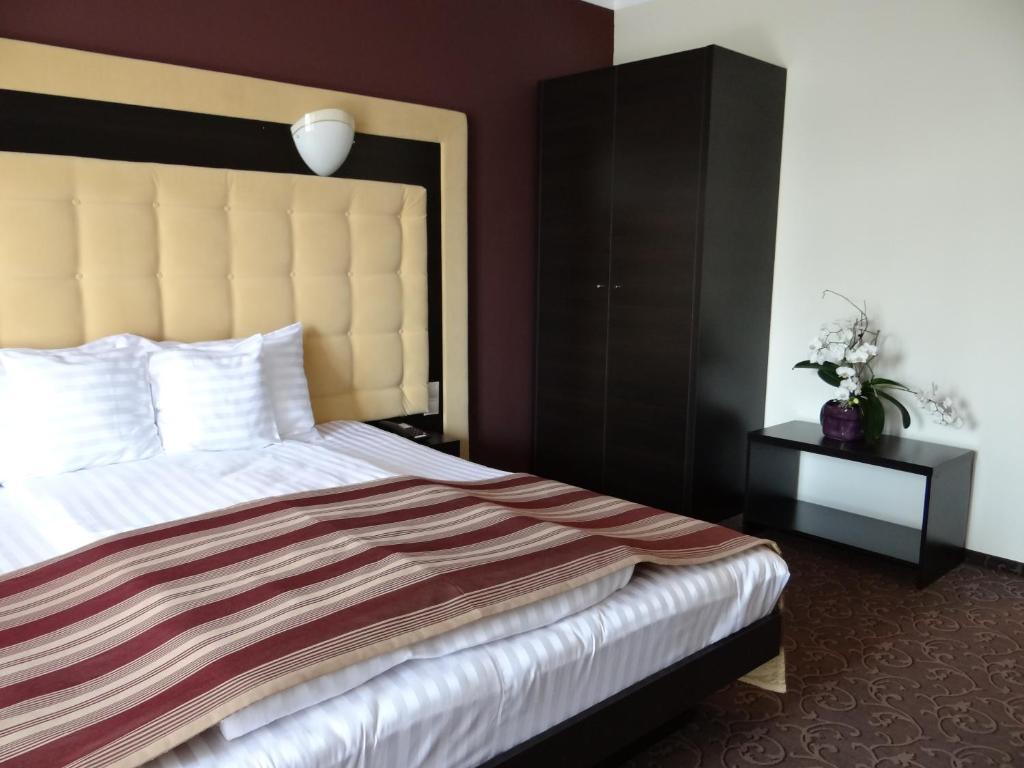 Hotel Ozana Bistrita  Phòng bức ảnh