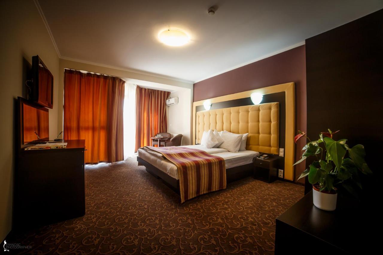 Hotel Ozana Bistrita  Ngoại thất bức ảnh