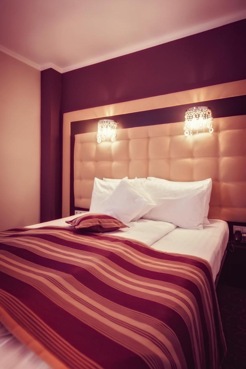 Hotel Ozana Bistrita  Ngoại thất bức ảnh