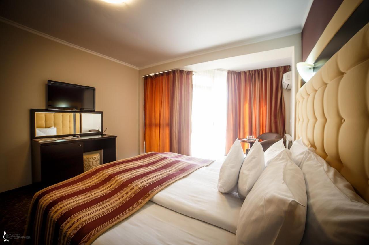 Hotel Ozana Bistrita  Ngoại thất bức ảnh