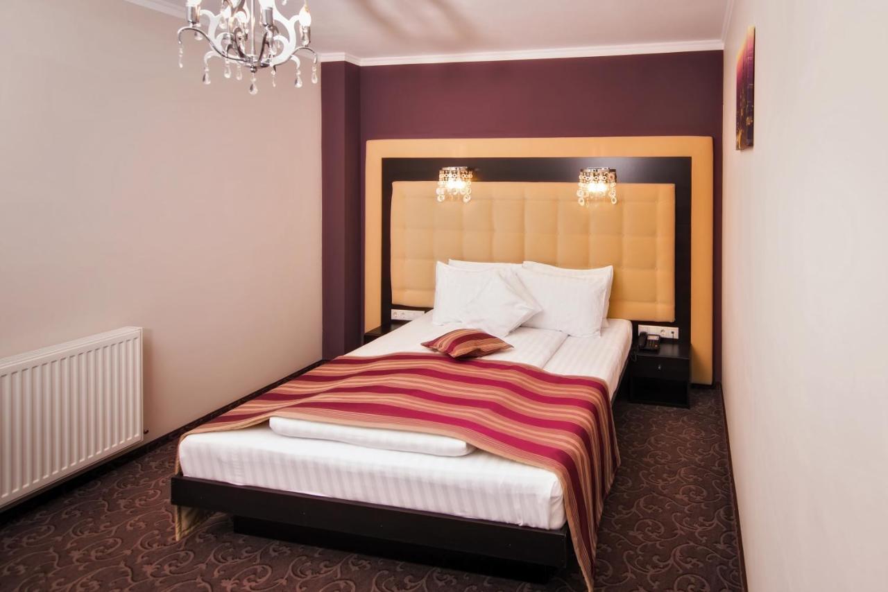 Hotel Ozana Bistrita  Ngoại thất bức ảnh