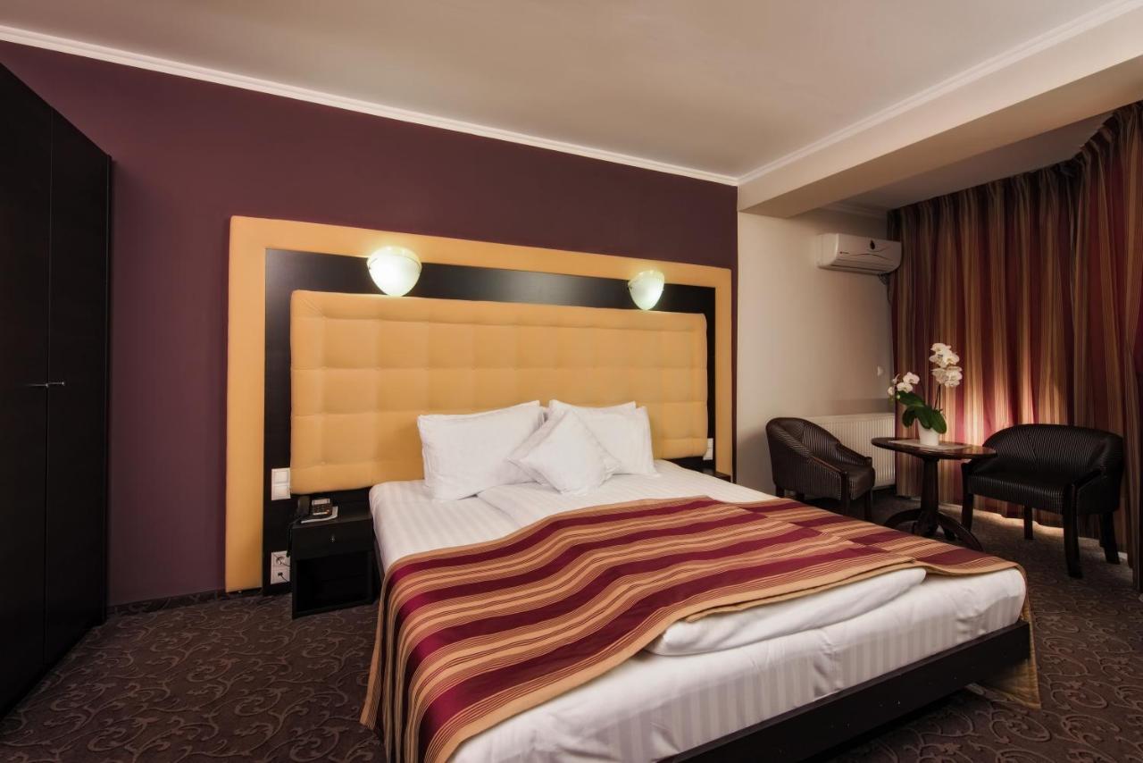 Hotel Ozana Bistrita  Ngoại thất bức ảnh